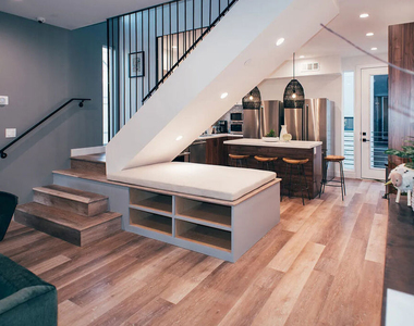 840 N Harvard Boulevard - Photo Thumbnail 3