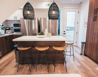 840 N Harvard Boulevard - Photo Thumbnail 4