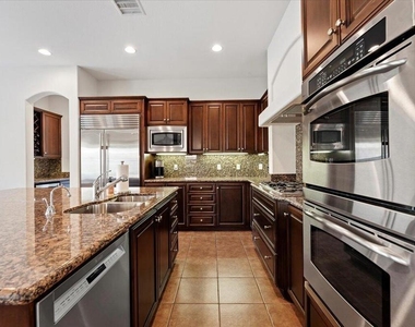 77880 Desert Drive - Photo Thumbnail 17