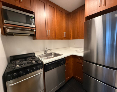 1 Astor Place - Photo Thumbnail 5