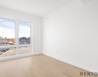 210 Greenpoint Avenue - Photo Thumbnail 9