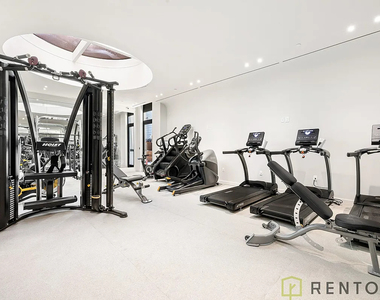 210 Greenpoint Avenue - Photo Thumbnail 13