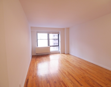 225 East 85th Street - Photo Thumbnail 6