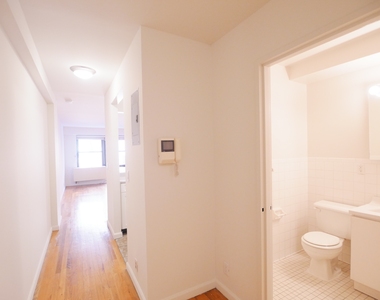 225 East 85th Street - Photo Thumbnail 2