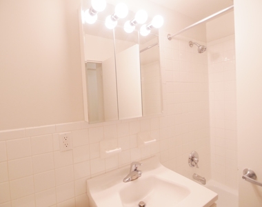 225 East 85th Street - Photo Thumbnail 4