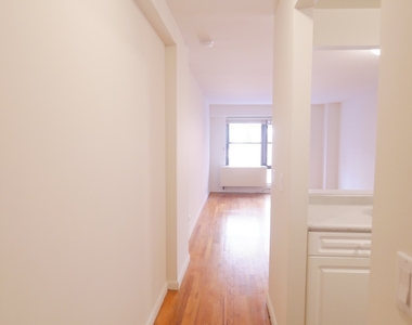 225 East 85th Street - Photo Thumbnail 5