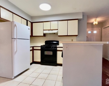116 Longfield Court - Photo Thumbnail 9