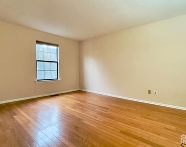 116 Longfield Court - Photo Thumbnail 14