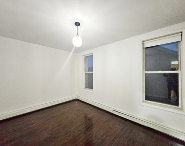 7104 Narrows Avenue - Photo Thumbnail 4