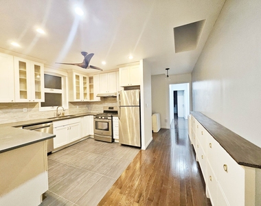 7104 Narrows Avenue - Photo Thumbnail 2