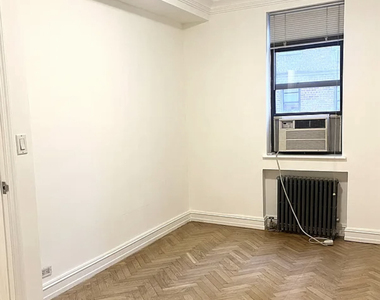 1680 York Avenue - Photo Thumbnail 6