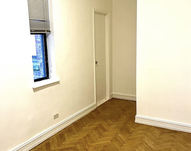 1680 York Avenue - Photo Thumbnail 7