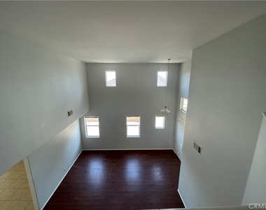37222 Camden Dr - Photo Thumbnail 14