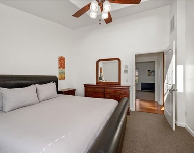 220 Hans Place - Photo Thumbnail 25