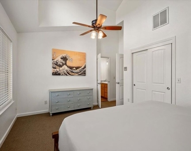 220 Hans Place - Photo Thumbnail 31