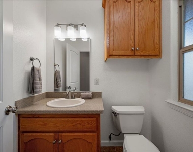 220 Hans Place - Photo Thumbnail 21