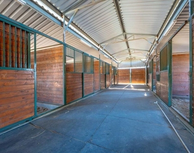 220 Hans Place - Photo Thumbnail 58