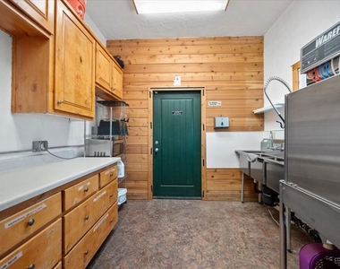 220 Hans Place - Photo Thumbnail 52