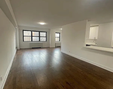 East 89th Street - Photo Thumbnail 11