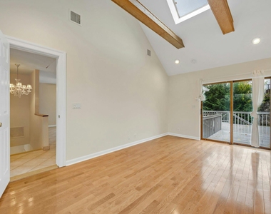 60 Wallace Street - Photo Thumbnail 4