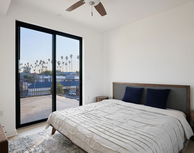 3977 Beverly Boulevard - Photo Thumbnail 6