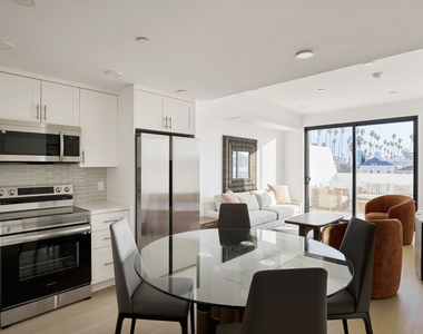 3977 Beverly Boulevard - Photo Thumbnail 1