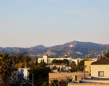 3977 Beverly Boulevard - Photo Thumbnail 12
