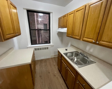 65-65 Booth Street - Photo Thumbnail 3