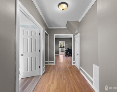 20 Rose Street - Photo Thumbnail 2