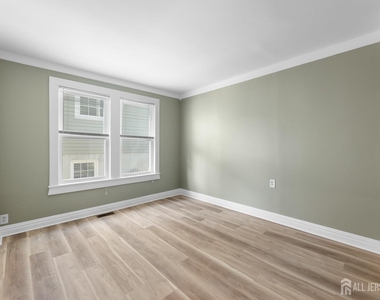 20 Rose Street - Photo Thumbnail 11