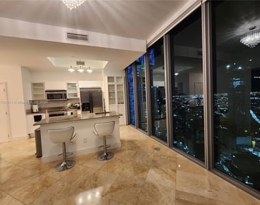 888 Biscayne Blvd - Photo Thumbnail 8