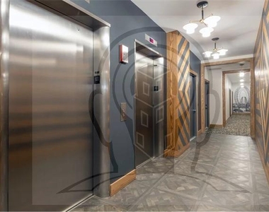 5600 N Sheridan Rd. - Photo Thumbnail 1