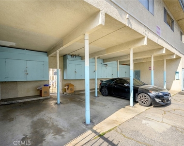 208 E Chevy Chase Drive - Photo Thumbnail 16