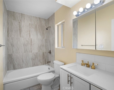 208 E Chevy Chase Drive - Photo Thumbnail 11