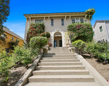 617 N Plymouth Boulevard - Photo Thumbnail 1