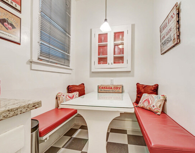 617 N Plymouth Boulevard - Photo Thumbnail 12