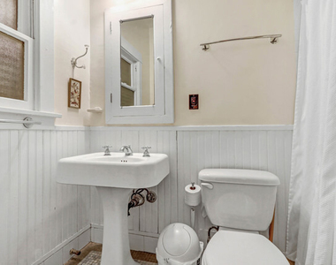 617 N Plymouth Boulevard - Photo Thumbnail 18