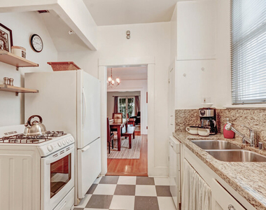 617 N Plymouth Boulevard - Photo Thumbnail 15