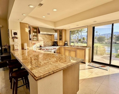 359 Villena Way - Photo Thumbnail 11