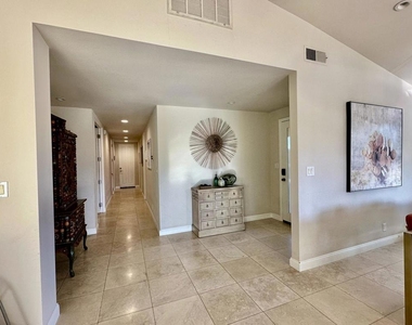 359 Villena Way - Photo Thumbnail 9