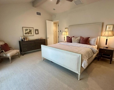 359 Villena Way - Photo Thumbnail 16