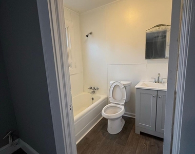 703 Louise Street - Photo Thumbnail 5