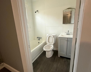 703 Louise Street - Photo Thumbnail 7