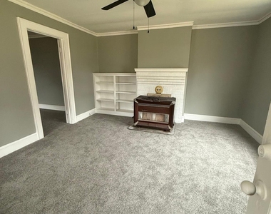 703 Louise Street - Photo Thumbnail 8