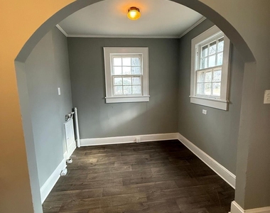703 Louise Street - Photo Thumbnail 1