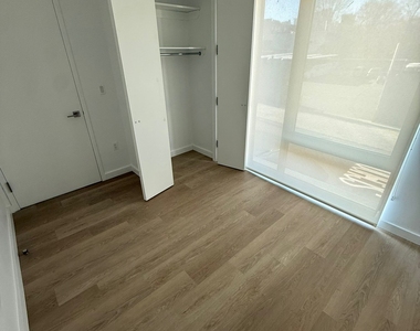 527 Grand Avenue - Photo Thumbnail 3