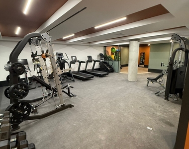 527 Grand Avenue - Photo Thumbnail 5