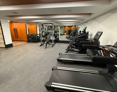 527 Grand Avenue - Photo Thumbnail 6