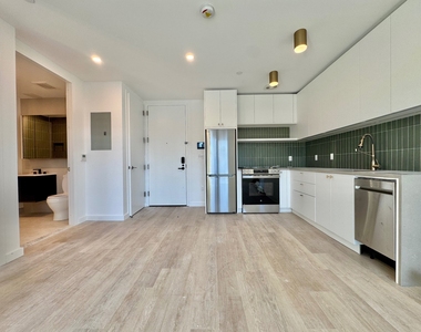527 Grand Avenue - Photo Thumbnail 6