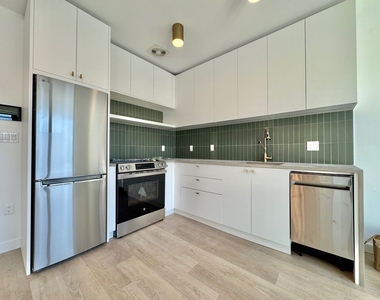 527 Grand Avenue - Photo Thumbnail 5